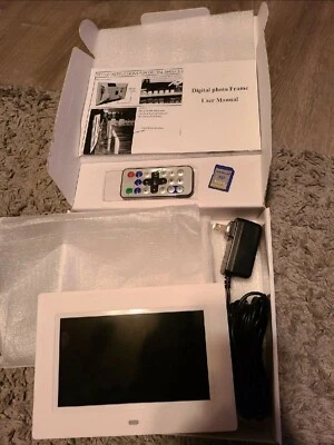 Digital Picture Frame with Remote and SD card included - Motion sensor activated - Image 1 of 4