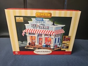 LEMAX 55234 Suzy's Ice Cream Shop Lighted Detailed Interior Ceramic 2005 New - Picture 1 of 6