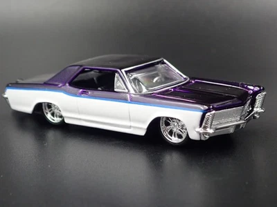 1965 65 Buick Riviera W/ Hitch Viola 1:64 Scala da Collezione Modellino Auto - Immagine 1 di 4