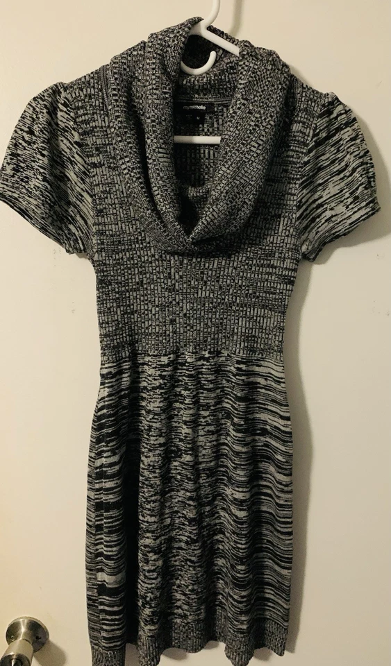 Vestido suéter vintage My Michelle tejido cuello capucha Foto 1 de 4