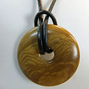 Collar con cordón de cuero negro donut piedra pulida jaspe 1 1/8" cuadro pequeño #97 - Imagen 1 de 5