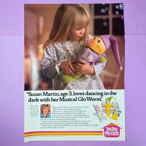 Musical Glo Worm juguete impreso anuncio de colección 1985 Hasbro preescolar insecto mariposa bebé - Imagen 1 de 2