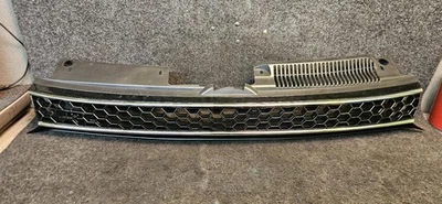 REJILLA VOLKSWAGEN GOLF GTI BORRAR INSIGNIA POSTERMARKET 5K0853651AK Foto 1 de 4