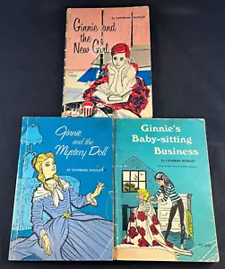 1962 1965 1973 C. WOOLLEY GINNIE BOOKS - NEW GIRL MYSTERY DOLL BABY-SITTING VTG - Imagen 1 de 15