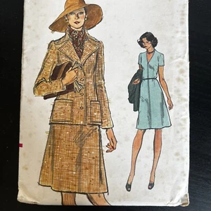 Giacca semi aderente vintage anni 70 Vogue 8985 + abito modello cucito 16,5 XL NON TAGLIATO - Foto 1 di 10