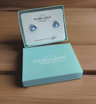 PENDIENTES GORRO Park Lane AZUL con TRILLÓN DE CRISTALES CORTADOS Tachuelas Nuevo en Caja 1/2 Pulgada Foto 1 de 4