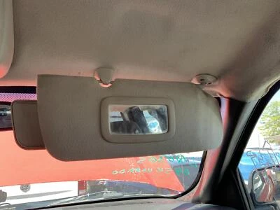 Parasol derecho usado se adapta a: Chevrolet Silverado 1500 2004 camioneta estilo clásico cr Foto 1 de 4