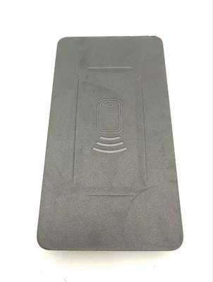 Caricabatteria ricarica wireless BMW i4 2023 5A0D8A8 - Immagine 1 di 4