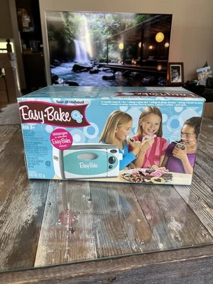 Horno Easy Bake - Caja Original con Accesorios Hasbro 2009 - Completo - Funciona Muy bien Foto 1 de 4