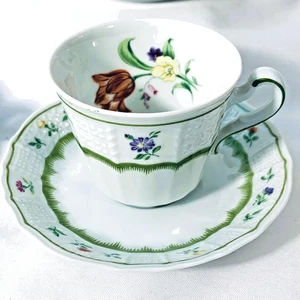 Set of 4 Heinrich Floral "Chambord" Demitasse Cups and Saucer, Germany - Picture 1 of 5