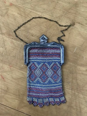 Cartera de malla vintage Whiting & Davis - roja, blanca y azul - años 20 Foto 1 de 3