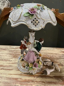 ANTIQUE: 1890'S DRESDEN LITHOPHANE PORCELAIN FIGURAL LAMP WITH PIERCED SHADE - Picture 1 of 15