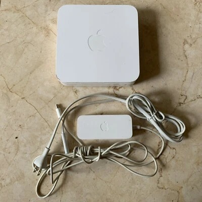 Apple AirPort Extreme 54Mbps 3-Port 1000Mbps Wireless N Router (MC340LL/A A1408) - Image 1 of 2