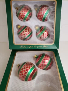 Vintage Christmas Classics 6 handverzierte Glasornamente mit Box rot gold grün - Bild 1 von 1