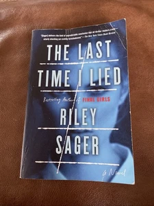 The Last Time I Lied : A Novel Paperback Riley Sager - Bild 1 von 3