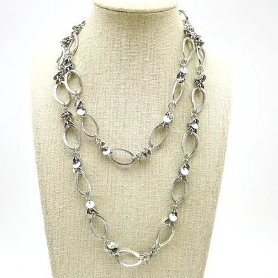 Ожерелье из нескольких звеньев серебристого цвета с зеркальными подвесками и надписью LIAOPHIA - Изображение 1 из 4