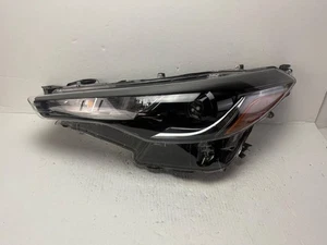 Faro izquierdo proyector LED 2022-2025 OEM Toyota Corolla Cross con | LH - Imagen 1 de 8