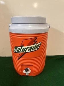 Vintage GATORADE Rubbermaid 2 Gallon Beverage Cooler w/ Handle & Spouts 153C - Picture 1 of 11