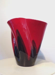 VASE MOUCHOIR quadrilobé Fernand ELCHINGER-SOUFFLENHEIM-rouge et noir-1960-22cm - Picture 1 of 5