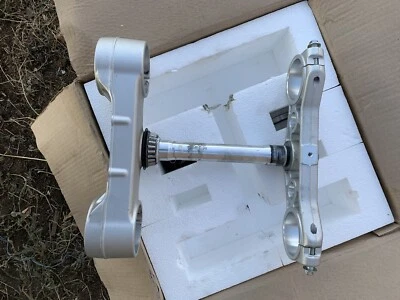 2010 Husqvarna TXC510 Triple Clamp Foto 1 de 4