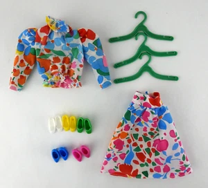 Vintage Barbie Floral Outfit 5 pairs Shoes Heels Skirt Shirt Green Yellow Pink B - Picture 1 of 9