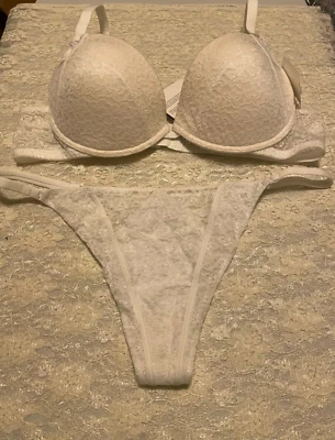 Conjunto de Tanga Sujetador Push Up La Perla Vintage Lace Collection 38B L Blanco Foto 1 de 2