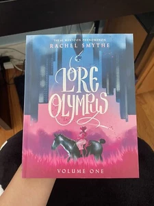 Lore Olympus: Volume One von Rachel Smythe (2021) Taschenbuch - Bild 1 von 4