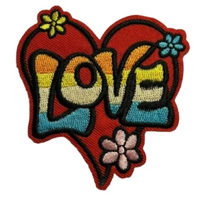 Apliques de amor parche bordado corazón margarita flor insignia hierro en motociclista hippie - Imagen 1 de 3