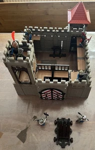 Playmobil 3667 Ritterburg mit Figuren und Zubehör - Bild 1 von 8