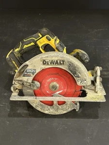 (MA3) DeWALT 20V Max 7-1/4" in. DCS573 Brushless Circular Saw FLEXVOLT Tool Only - Picture 1 of 7