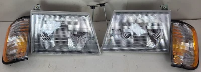 Faro Lámpara Marcador Luz Esquina LH RH Kit de 4 Piezas para Ford Van 97-07 Foto 1 de 4