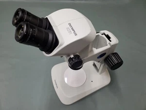 OLYMPUS Microscope SZ51 With 2X WHSZ10X-H/22 Eye PIECES and SZ2-ST Stand - Picture 1 of 2