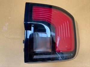Ford Everest Next-Gen Taillight Taillamp, Genuine, RH (Right), EVEREST 2022-24 - Foto 1 di 8