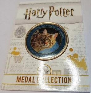 Harry Potter Medaille Zaubererwelt - selten und neu für Januar 2023 - Mrs. Norris - Bild 1 von 1