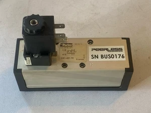 Electroválvula pnuemática PARKER DX1-421-70 NNB con solenoide - Imagen 1 de 4