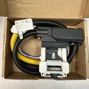 Interruttore blocco coperchio compatibile con lavatrice Whirlpool Maytag W11307244 W10682535 - Foto 1 di 1