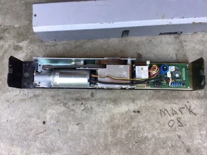 LCN 4640 REG/325 26”SPSilver Powered Door Operator,Used,IC-29 - Picture 1 of 7