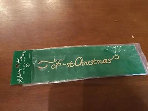 DEPT 56 - Zubehör ~ Weihnachtshänger ~ First Christmas ~ 56.47565 ~ Neu aus altem Lagerbestand - Bild 1 von 3