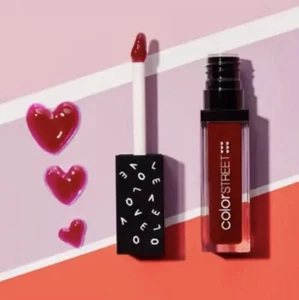 Color Street ~ KISS KISS ~ Hy Gloss Olio Labbra Full Size EDIZIONE LIMITATA - Foto 1 di 1
