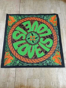 Póster psicodélico Pandora Blacklight 1967 vintage Love Is Love Is Green Doves - Imagen 1 de 11