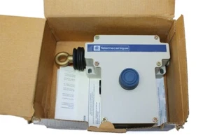 Telemecanique XY2CE2A250 Latching emergency stop rope pull switch - Picture 1 of 8