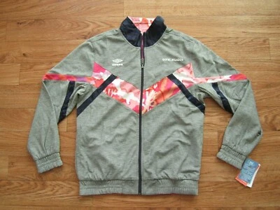 Nueva Chaqueta Reversible Con Defecto Umbro Premier Coral Studios Talla M (Al Por Menor $180) Foto 1 de 4