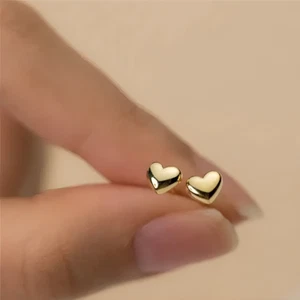 9ct gold stud earrings heart design 6 mm pair - Picture 1 of 16