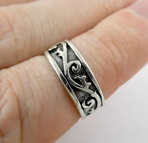 Anello a fascia in argento sterling 925 con disegno a rotolo vorticoso misura 6,25 pesi 3,2 g - Foto 1 di 11