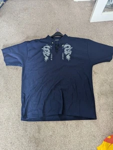 Camisa Hombre XL Mañana Dragón Encaje Palanca Cuello en V Ambos Lados Estampado Azul Marino Por Ginaarti - Imagen 1 de 8