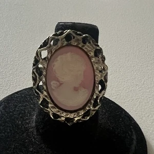 Anillo Ajustable Vintage Rosa Blanco Dama Camafeo Tono Oro - Imagen 1 de 8