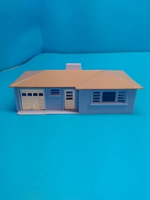 o scale Plasticville ranch house - Image 1 of 4