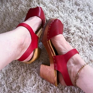 Retro Platform Heels MIA Clog Red Peep Toe Sandals Wood 8 - Picture 1 of 8