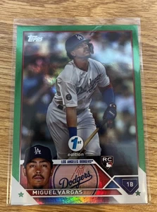 2023 Topps Series 1 1st Edition Green Foil #163 Miguel Vargas Dodgers Rookie /150 - Bild 1 von 2