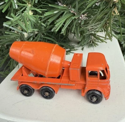 Vintage 1960s Lesney Matchbox Diecast Toy No 26 Orange Foden Cement Mixer - Image 1 of 4